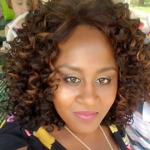 Meet your Posher, Ebony